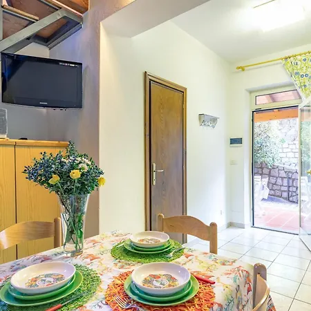 Simona Giardino Apartament